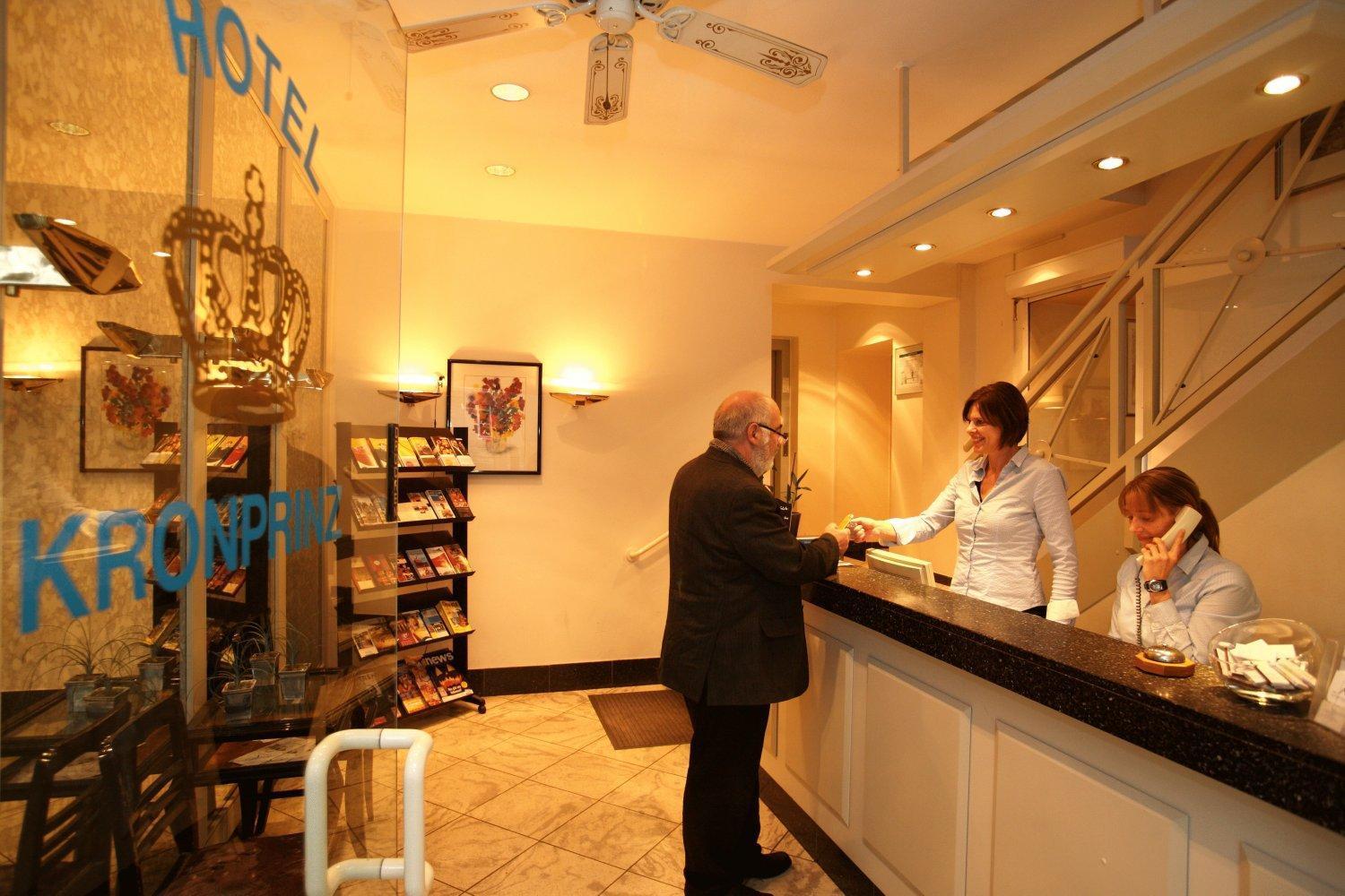 Hotel Kronprinz Garni Минден Экстерьер фото